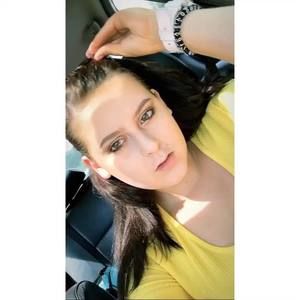 Meet your Posher, Dakota